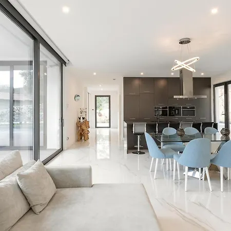Villa Lux & Charm Alvados