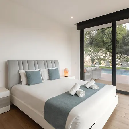 Lux & Charm Villa *